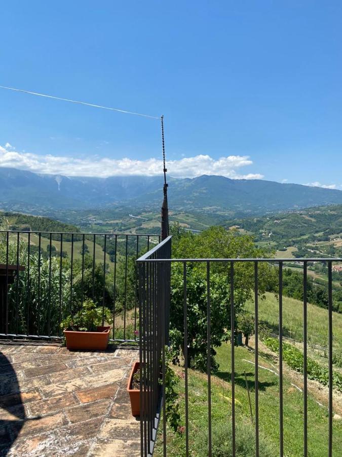 Basciano Agriturismo Flara מראה חיצוני תמונה