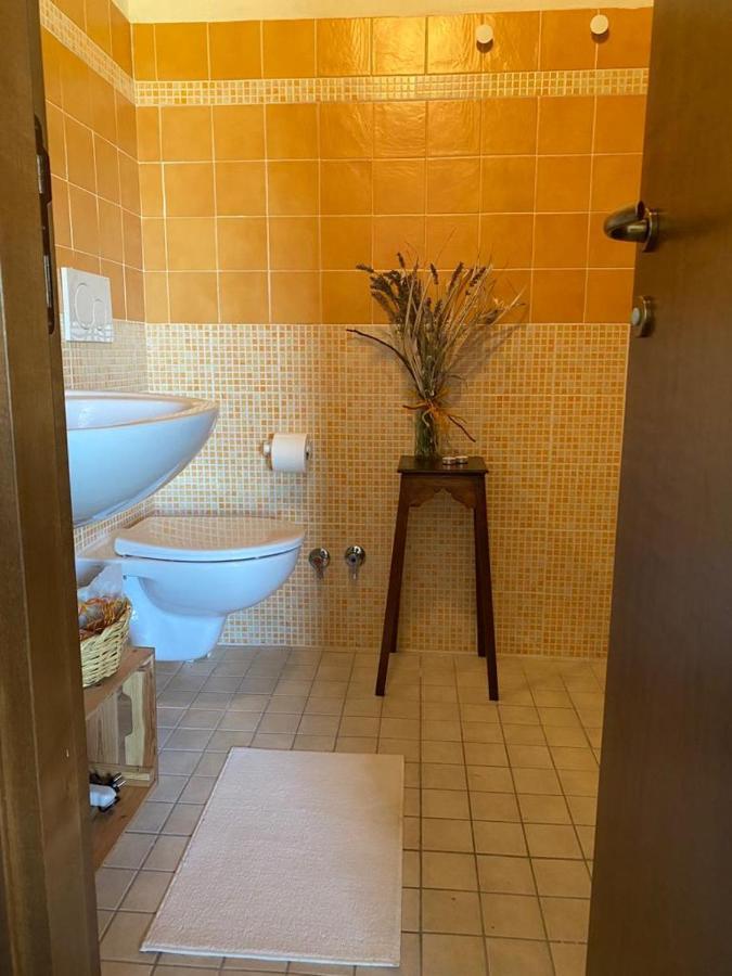 Basciano Agriturismo Flara מראה חיצוני תמונה