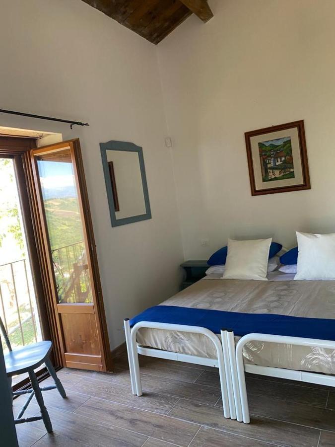 Basciano Agriturismo Flara מראה חיצוני תמונה